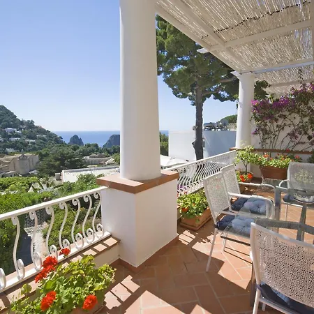 Apartment Carthusia Capri