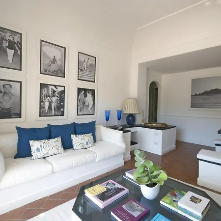 Apartment Carthusia Capri