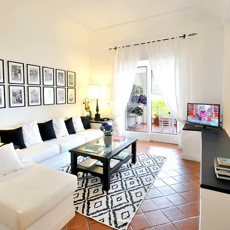 Carthusia Apartment