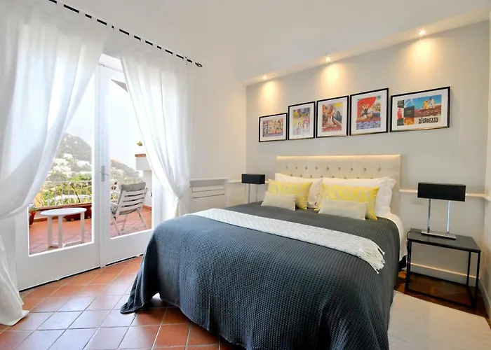 Carthusia Apartment Capri